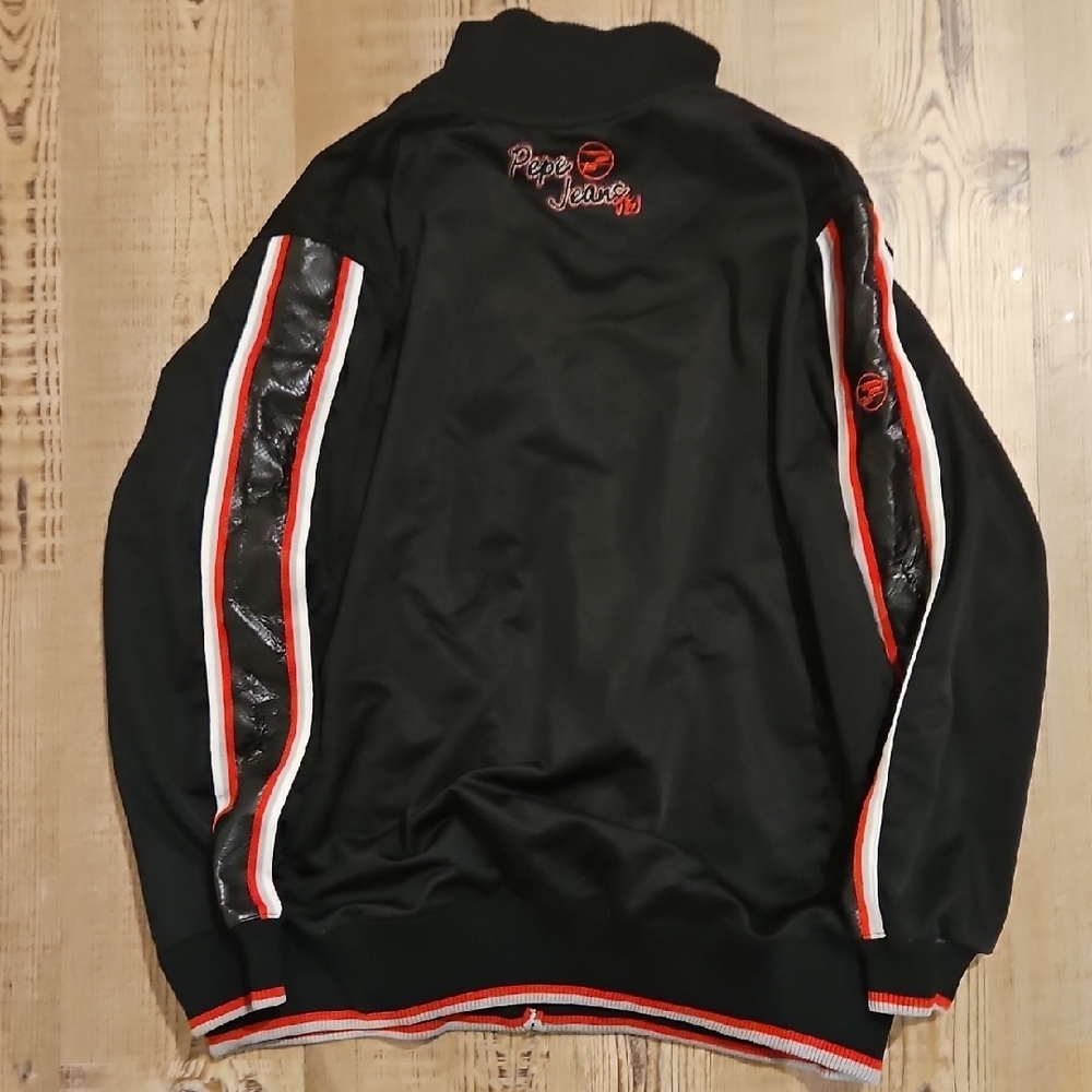 Vintage Pepe Pepe Jeans Black Bomber Jacket with Red and White Accents - Picture 4 of 4